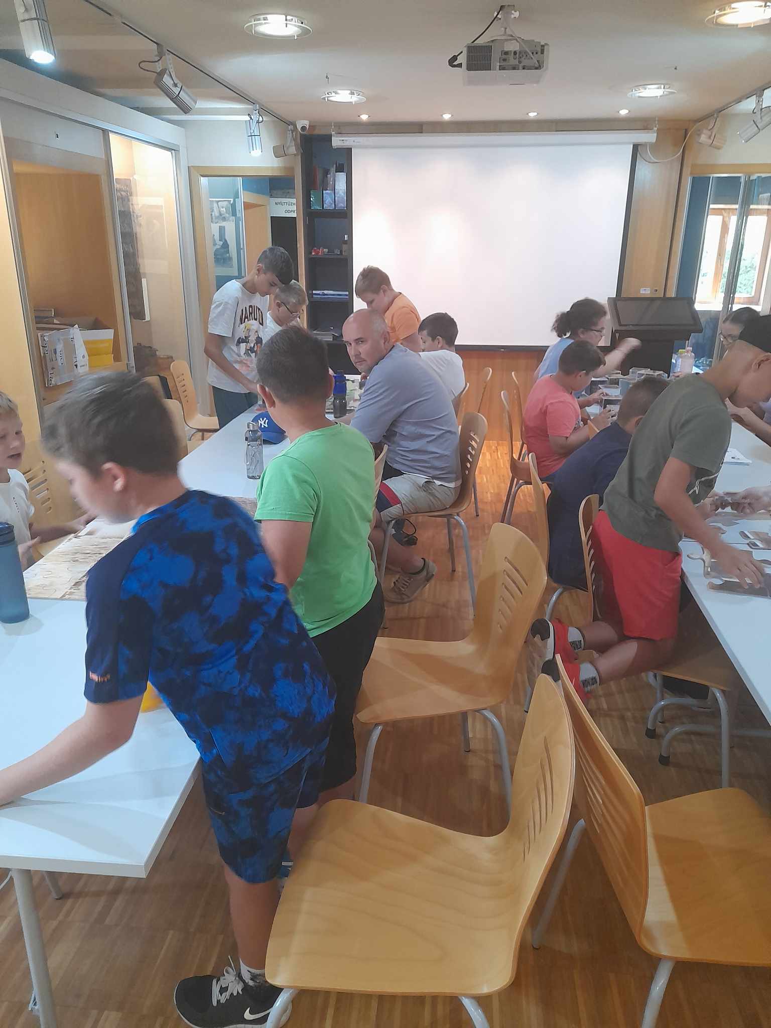 A Családsegítő táborozói a múzeumban